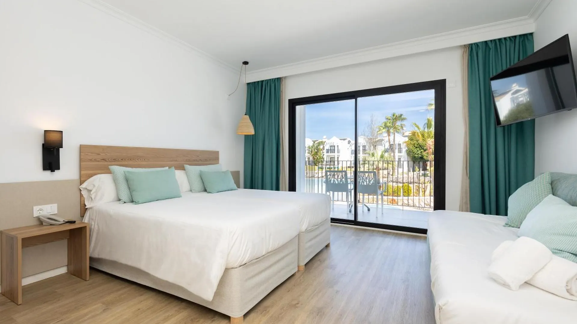 Marsenses Paradise Club Cala en Bosch 4*,  Spagna