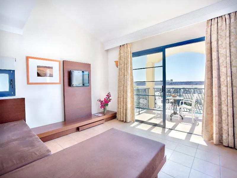 Marsenses Paradise Club Cala en Bosch Aparthotel