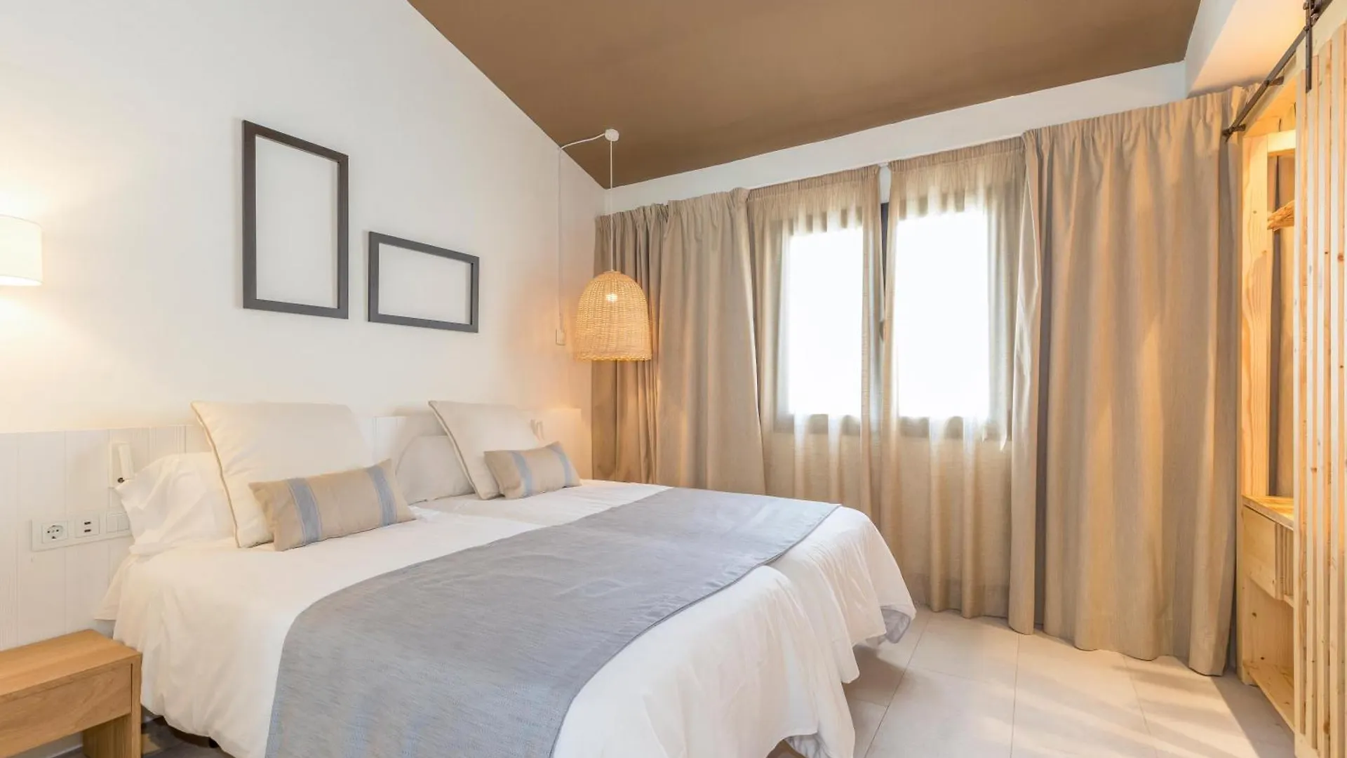 Marsenses Paradise Club Cala en Bosch Aparthotel
