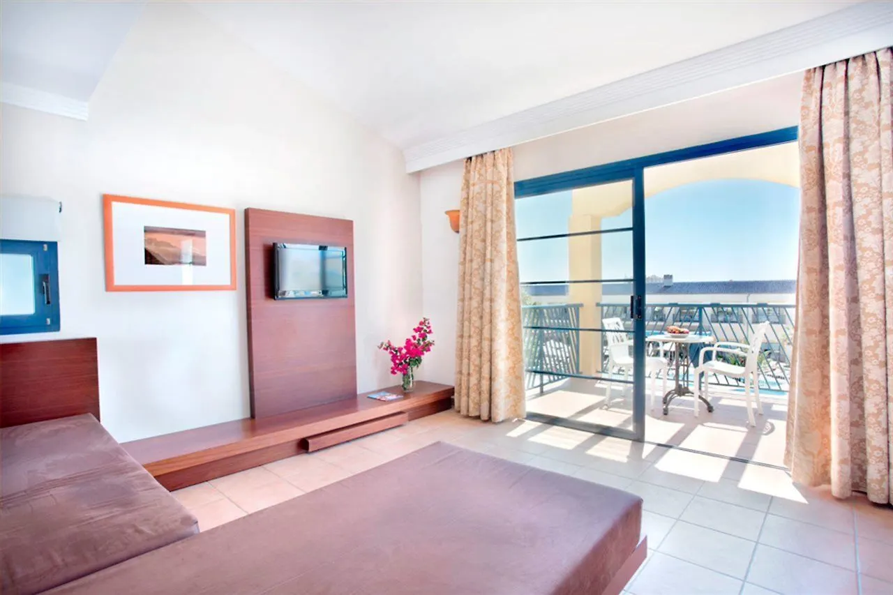 Aparthotel Marsenses Paradise Club Cala en Bosch